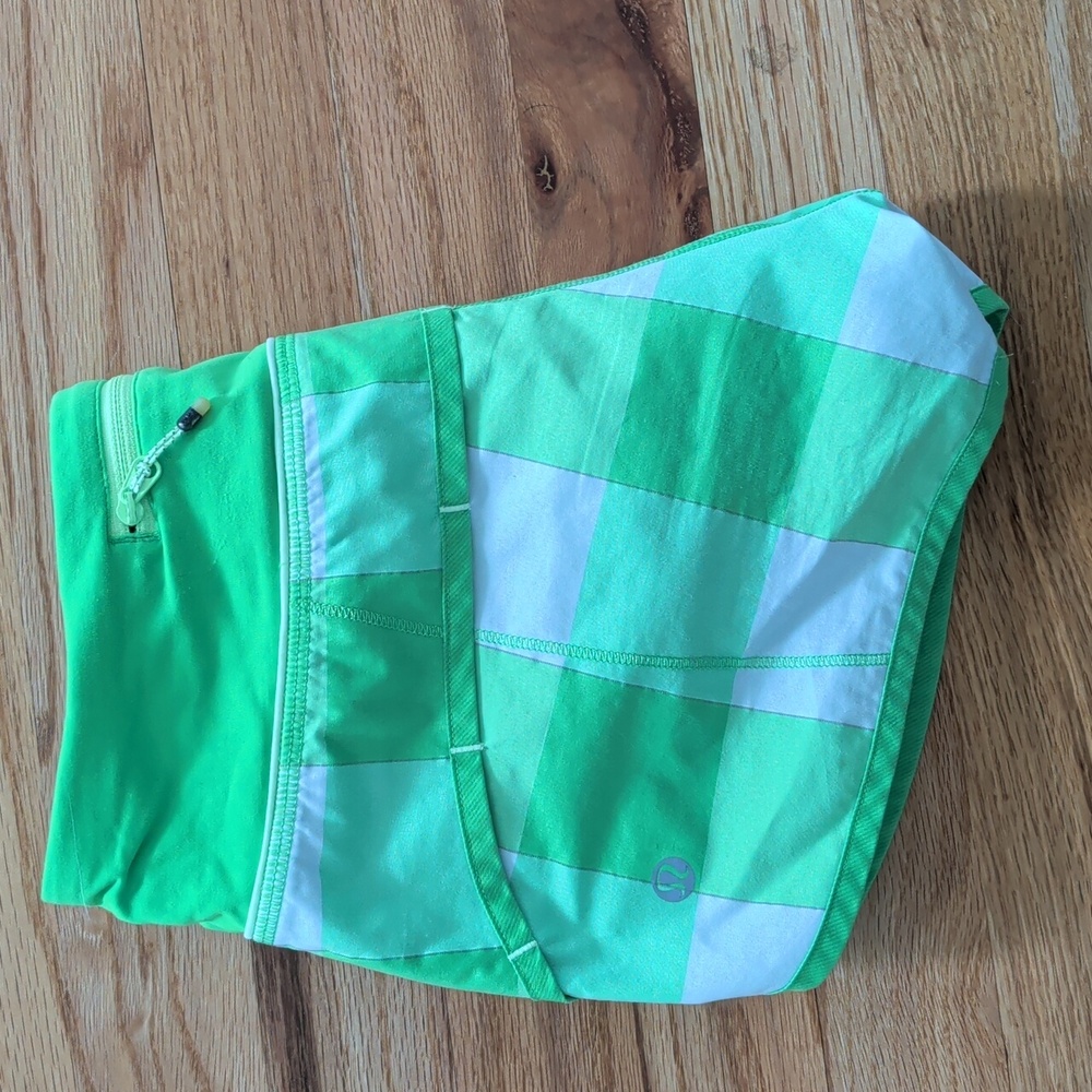 Lululemon Frond Green Gingham Speed Shorts 2 - Picture 4 of 7